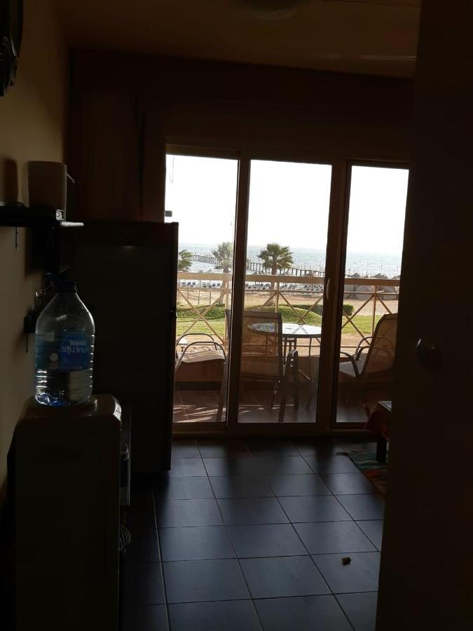 Seaview Chalets In Porto South Beach - Families Only Ajn-Szuhna Kültér fotó