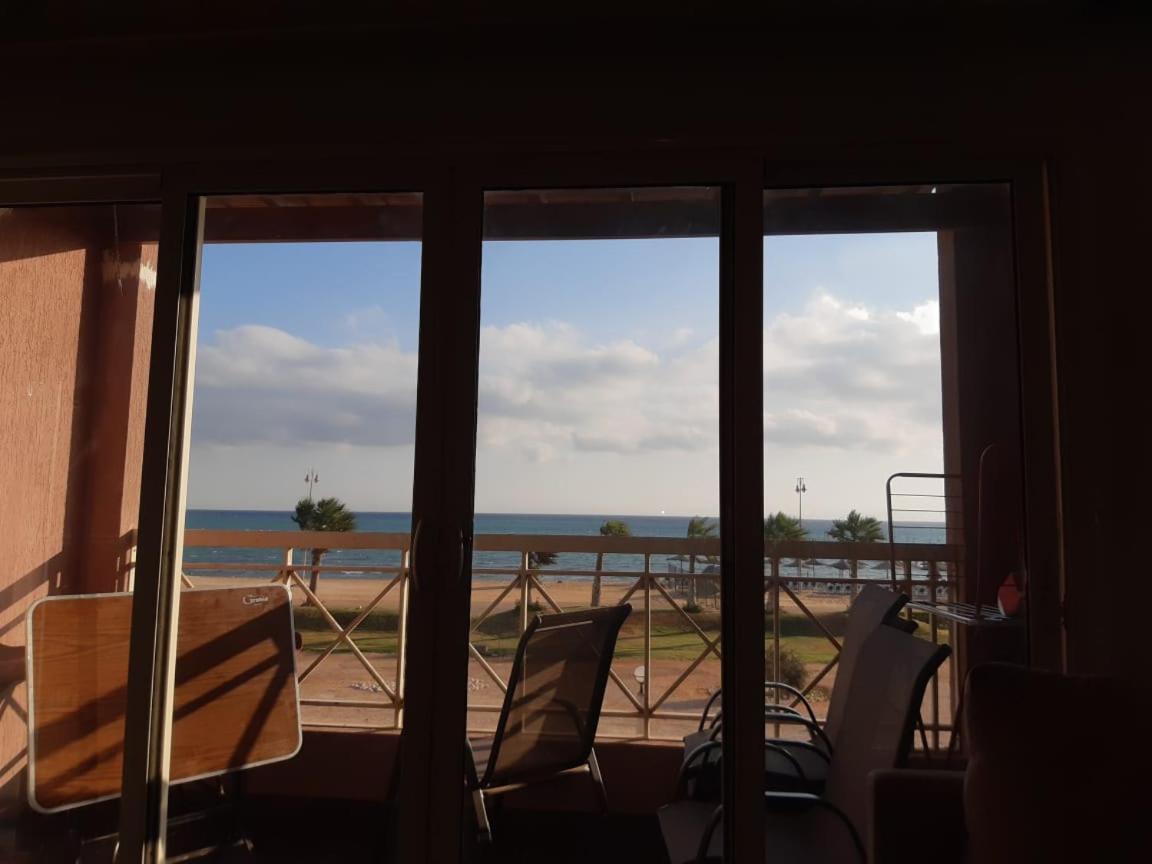 Seaview Chalets In Porto South Beach - Families Only Ajn-Szuhna Kültér fotó