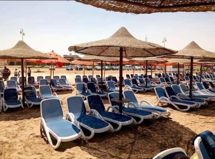 Seaview Chalets In Porto South Beach - Families Only Ajn-Szuhna Kültér fotó