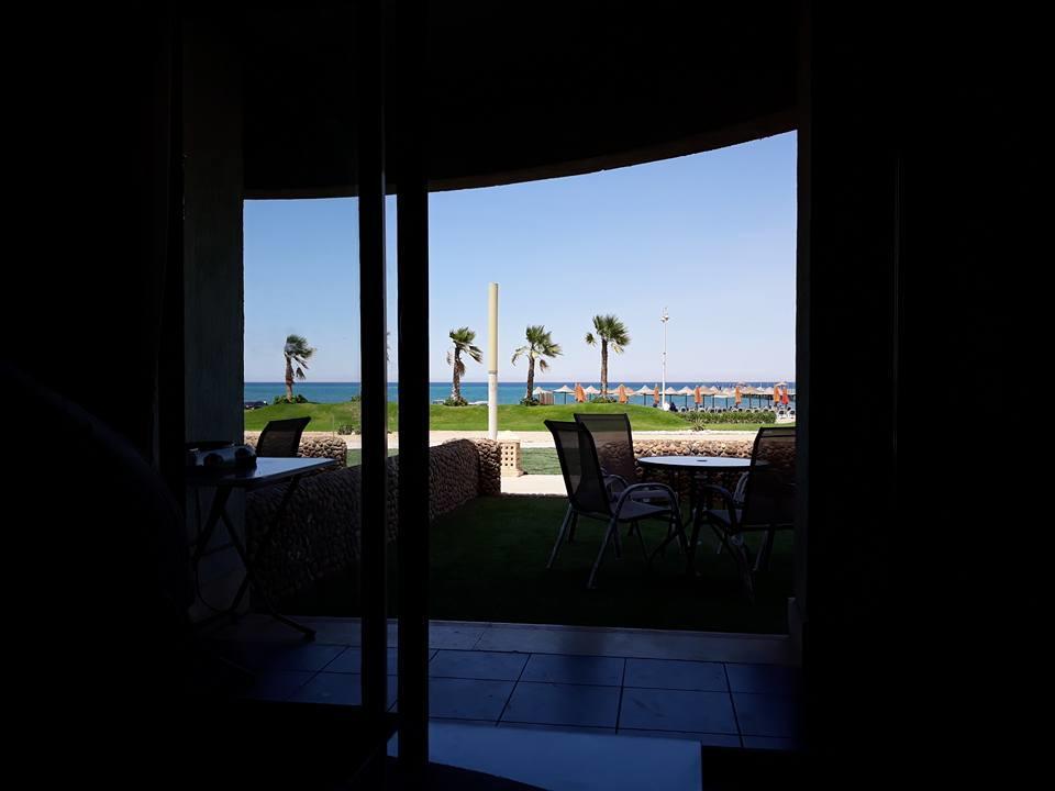 Seaview Chalets In Porto South Beach - Families Only Ajn-Szuhna Kültér fotó